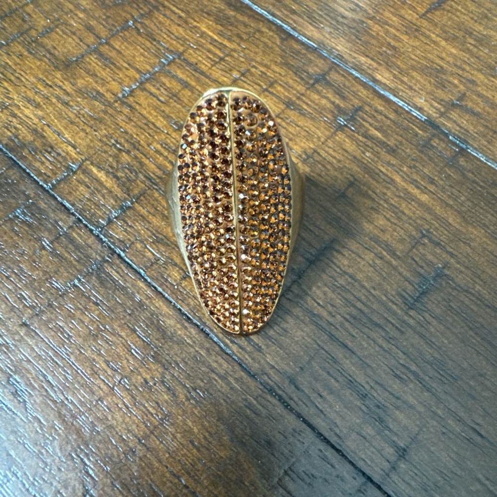 Henri Bendel Tribal ring size‎ 10 In Gold Tone Orange/Brown Stones